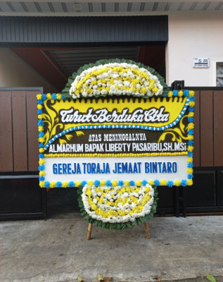 Papan Bunga Duka di Srondol Wetan