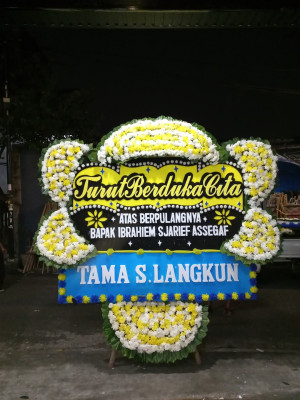 Papan Bunga Duka di Srondol Wetan